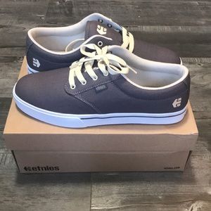 Brand New Men’s casual grey sneakers. Size 10.5